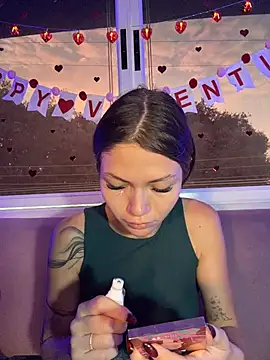 Snapshot of EmmaJhoons chatting on February 13, 2026, 11:54 am EmmaJhoons online show from February 13, 2026, 11:54 am