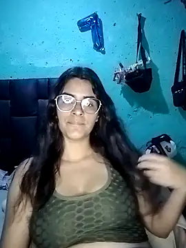 Snapshot of Araanza05 chatting on January 18, 2026, 2:26 am Araanza05 online show from January 18, 2026, 2:26 am