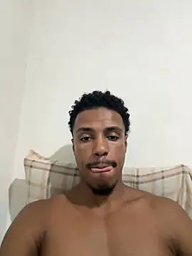 Snapshot of LorenzoBlack27 chatting on April 19, 2026, 11:29 pm LorenzoBlack27 online show from April 19, 2026, 11:29 pm