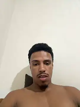 Snapshot of LorenzoBlack27 chatting on May 4, 2026, 10:12 pm LorenzoBlack27 online show from May 4, 2026, 10:12 pm