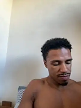 Snapshot of LorenzoBlack27 chatting on April 23, 2026, 2:40 pm LorenzoBlack27 online show from April 23, 2026, 2:40 pm