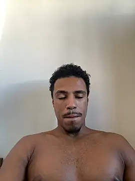 Snapshot of LorenzoBlack27 chatting on May 31, 2026, 6:31 pm LorenzoBlack27 online show from May 31, 2026, 6:31 pm