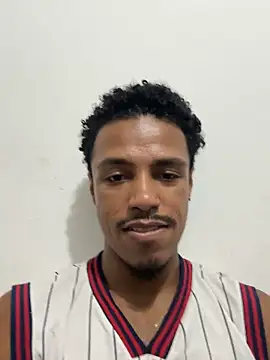 Snapshot of LorenzoBlack27 chatting on February 26, 2026, 12:32 am LorenzoBlack27 online show from February 26, 2026, 12:32 am