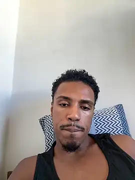 Snapshot of LorenzoBlack27 chatting on April 24, 2026, 6:43 pm LorenzoBlack27 online show from April 24, 2026, 6:43 pm