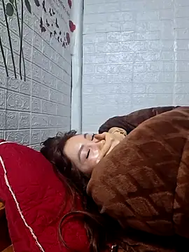 Snapshot of Adela-222 chatting on February 12, 2026, 10:53 pm Adela-222 online show from February 12, 2026, 10:53 pm