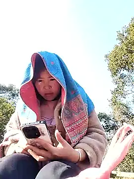 feli-00 online show from January 12, 2026, 2:40 am