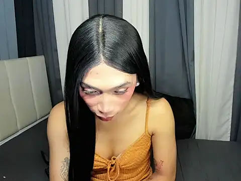 FyangFoxx online show from April 12, 2026, 6:33 pm