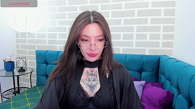 Snapshot of IvyDainty chatting on May 18, 2026, 1:28 am IvyDainty online show from May 18, 2026, 1:28 am