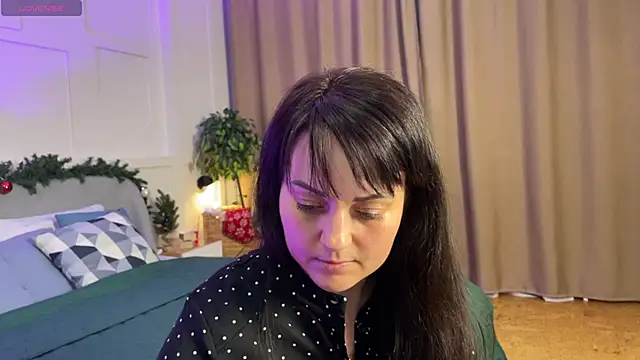 Snapshot of _SilkyShadow_ chatting on January 12, 2026, 1:45 am SilkyShadow online show from January 12, 2026, 1:45 am