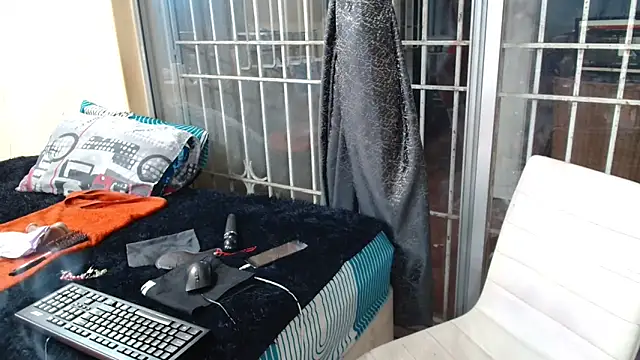 Amanda April online show from April 6, 2026, 9:05 pm