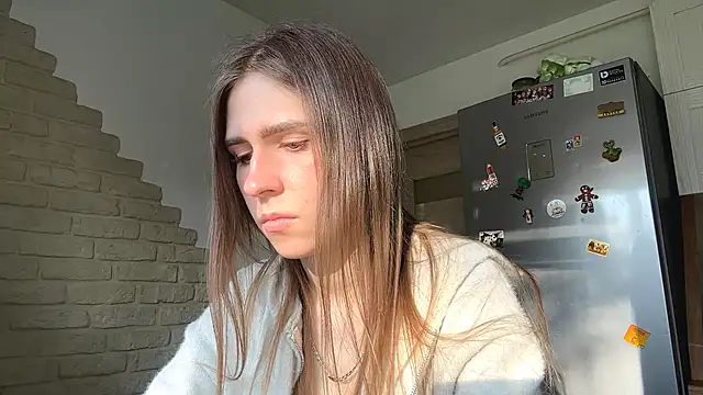 ElsieKuhlmann online show from April 16, 2026, 3:35 pm