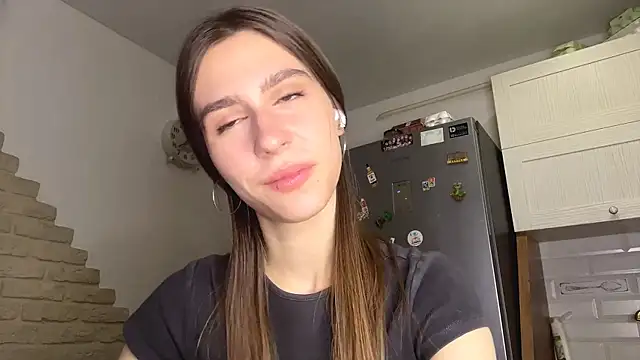 ElsieKuhlmann online show from March 6, 2026, 5:13 am