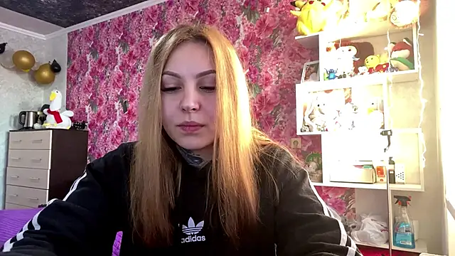 TraciBallena online show from February 10, 2026, 6:12 am