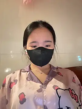 Gwen879 online show from April 14, 2026, 1:43 am