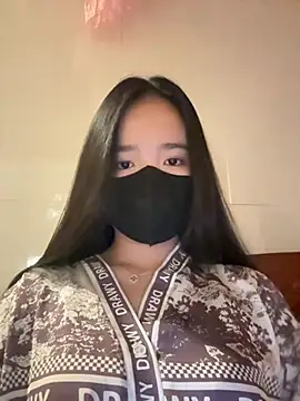 Gwen879 online show from March 19, 2026, 9:37 pm