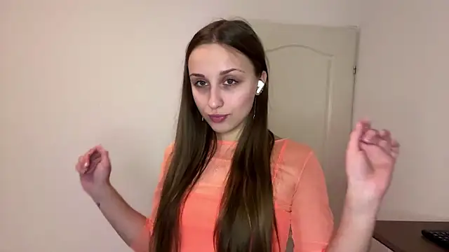 EvaRenard online show from February 13, 2026, 4:07 pm