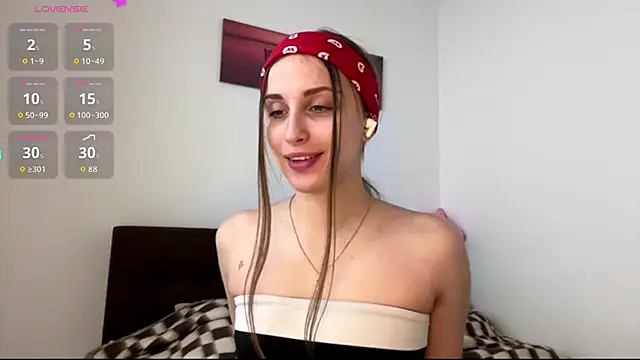 EvaRenard online show from April 19, 2026, 7:05 pm