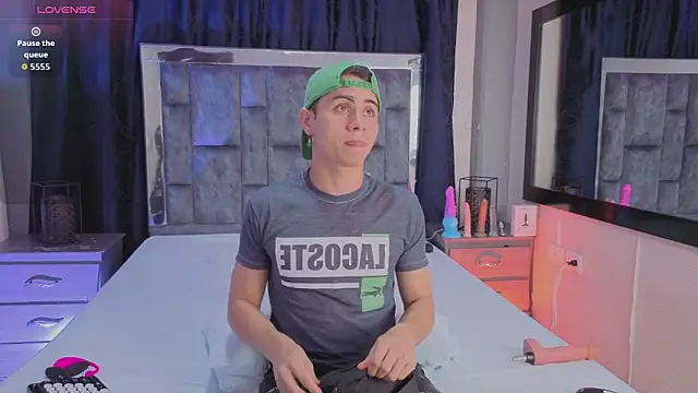 LeoMonnroe online show from April 10, 2026, 7:21 pm