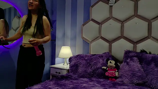 yvi taylor online show from April 20, 2026, 12:08 pm