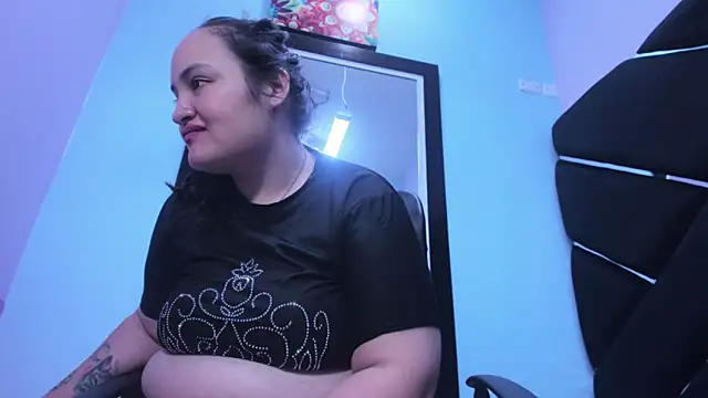 MiaRouss69 online show from April 7, 2026, 8:38 am