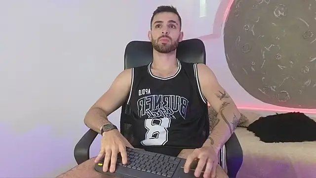 Apolo lux1 online show from February 20, 2026, 8:22 pm