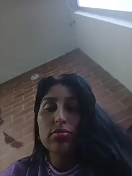 Snapshot of LunaRouuse_ chatting on June 3, 2026, 10:58 pm LunaRouuse online show from June 3, 2026, 10:58 pm