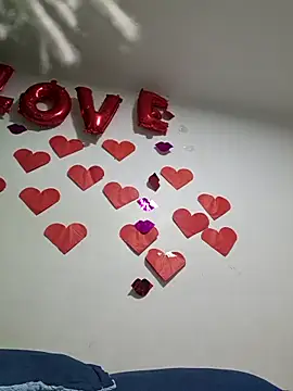 Snapshot of LunaRouuse_ chatting on February 19, 2026, 2:19 am LunaRouuse online show from February 19, 2026, 2:19 am