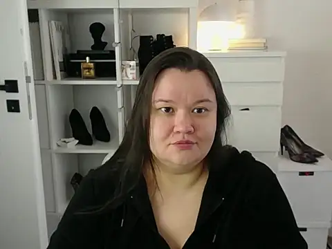 HollyDanceSoul online show from March 25, 2026, 7:08 am