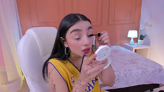 Snapshot of Abriil_cutee chatting on May 6, 2026, 1:59 pm Abriil cutee online show from May 6, 2026, 1:59 pm