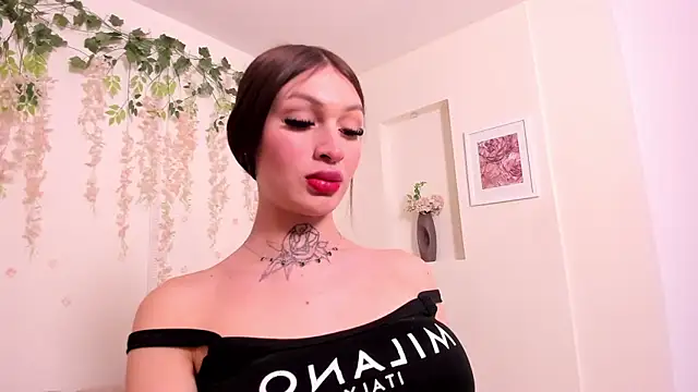 lizz lunna online show from March 16, 2026, 9:28 pm