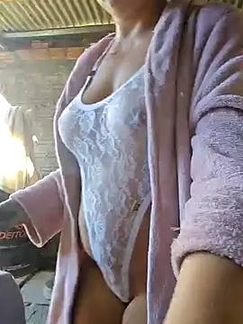 Snapshot of bellafortune69 chatting on July 16, 2026, 4:04 pm bellafortune69 online show from July 16, 2026, 4:04 pm