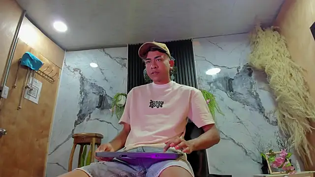 Snapshot of Dylan_Cruz01 chatting on January 12, 2026, 8:15 pm Dylan Cruz01 online show from January 12, 2026, 8:15 pm