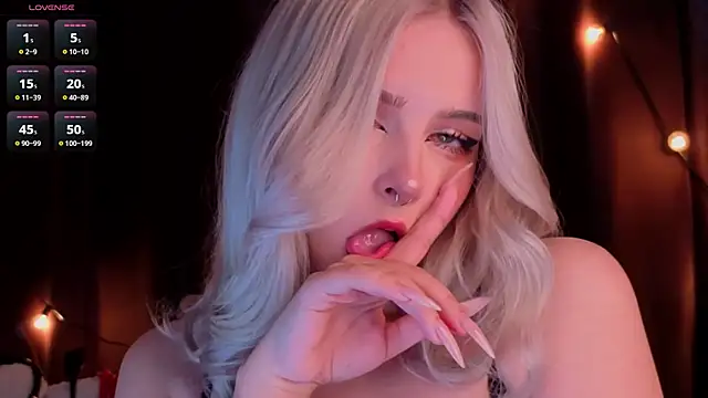 Snapshot of ShyniAlice chatting on March 4, 2026, 4:53 am ShyniAlice online show from March 4, 2026, 4:53 am