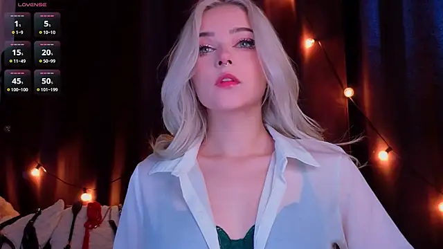 Snapshot of ShyniAlice chatting on March 2, 2026, 4:24 am ShyniAlice online show from March 2, 2026, 4:24 am