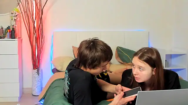 Snapshot of Santythousand chatting on February 18, 2026, 7:43 pm Santythousand online show from February 18, 2026, 7:43 pm