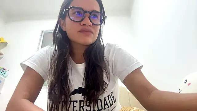 KarlySchnobrich online show from January 17, 2026, 4:54 pm