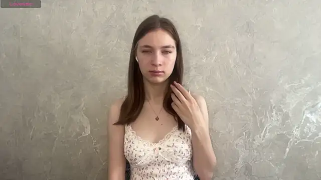 MarlanaEndler online show from April 17, 2026, 5:32 am