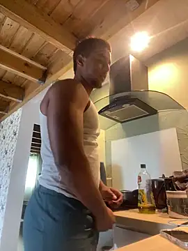 Snapshot of Axel_black10 chatting on February 3, 2026, 8:41 am Axel black10 online show from February 3, 2026, 8:41 am