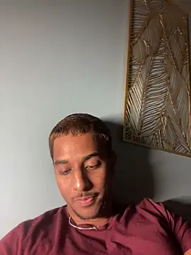 Snapshot of Axel_black10 chatting on January 31, 2026, 9:35 pm Axel black10 online show from January 31, 2026, 9:35 pm