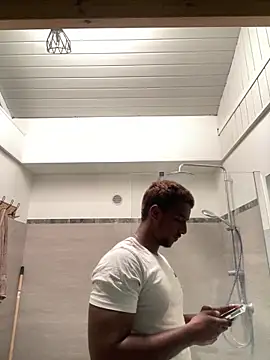 Snapshot of Axel_black10 chatting on February 12, 2026, 9:42 am Axel black10 online show from February 12, 2026, 9:42 am