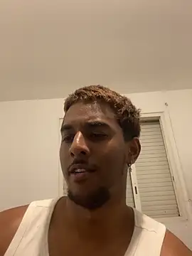 Snapshot of Axel_black10 chatting on February 10, 2026, 7:35 pm Axel black10 online show from February 10, 2026, 7:35 pm