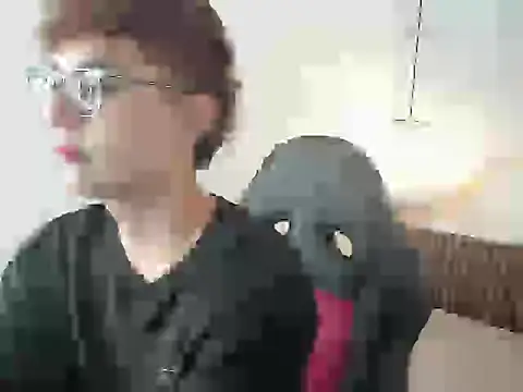 Snapshot of ReneePaz chatting on January 12, 2026, 6:15 pm ReneePaz online show from January 12, 2026, 6:15 pm