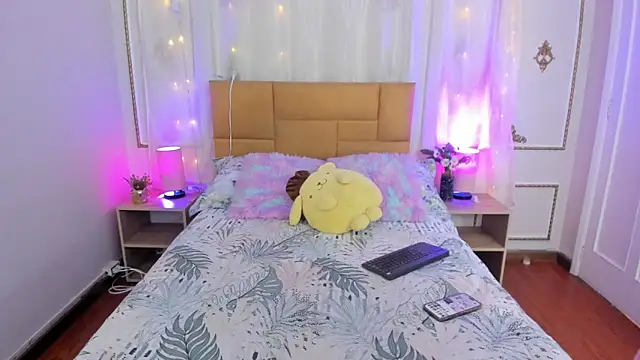 Snapshot of Jenifer_James chatting on February 16, 2026, 7:34 pm Jenifer James online show from February 16, 2026, 7:34 pm