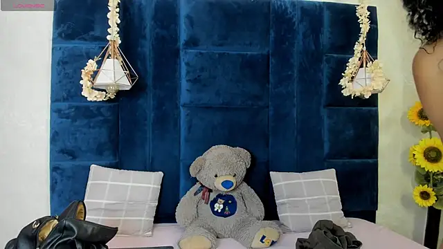 Laura Miller1 online show from March 14, 2026, 8:15 pm