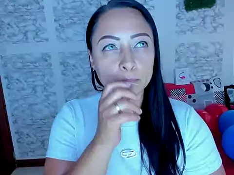 XXXStephanie XXX online show from April 8, 2026, 8:54 pm