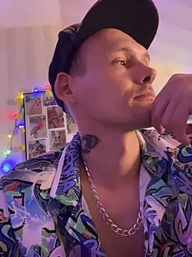 Donaldduck0069 online show from April 23, 2026, 7:15 pm