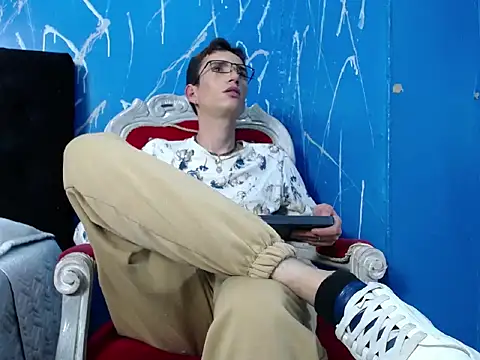 Iam Smith  online show from February 8, 2026, 3:26 am