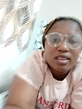 Snapshot of Ze-Zee99 chatting on January 11, 2026, 2:35 pm Ze-Zee99 online show from January 11, 2026, 2:35 pm