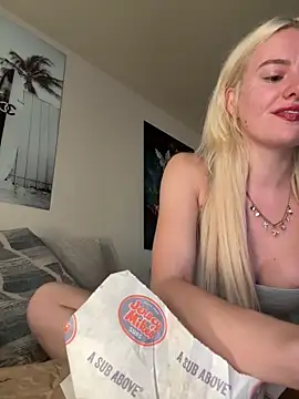 Snapshot of blondebunny999_999 chatting on May 8, 2026, 10:13 pm blondebunny999 999 online show from May 8, 2026, 10:13 pm