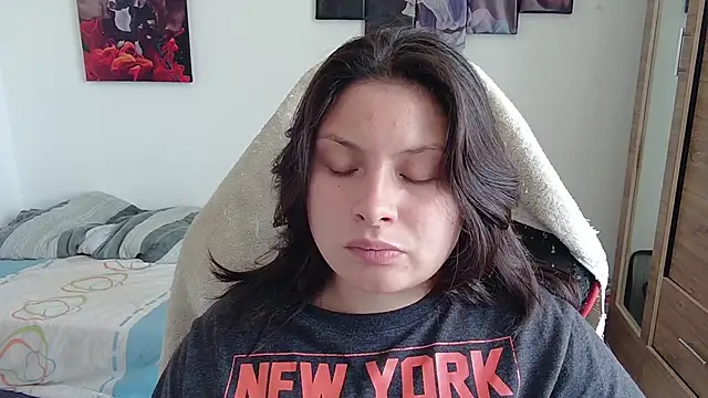 Snapshot of yessica_gomez01 chatting on May 16, 2026, 8:52 pm yessica gomez01 online show from May 16, 2026, 8:52 pm